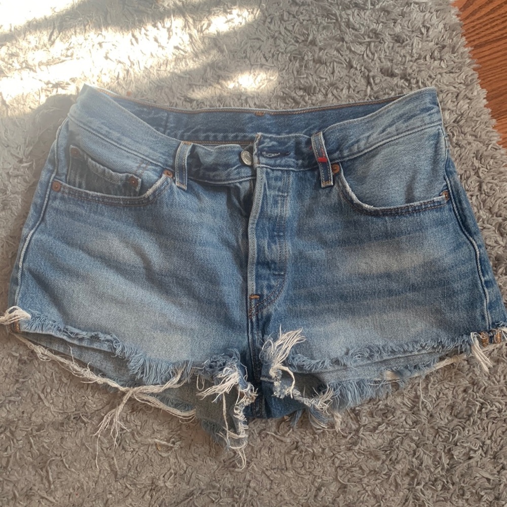 Womens Levi’s shorts